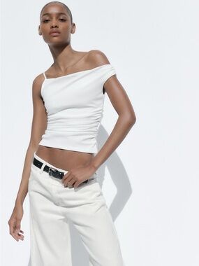 NWT Zara Ruched Asymmetric Top